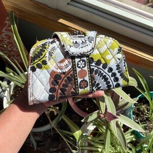 Vera Bradley Cocoa Moss Kiss n Snap Wallet Clutch Retro Pattern *READ*